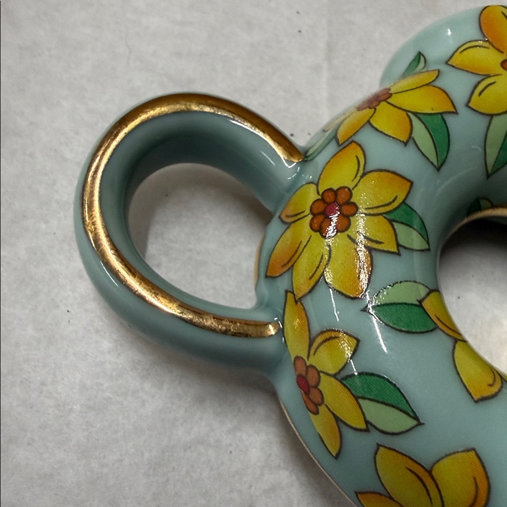 ⭐️2002 Vivian Chan miniature porcelain teapot. - Picture 11 of 16
